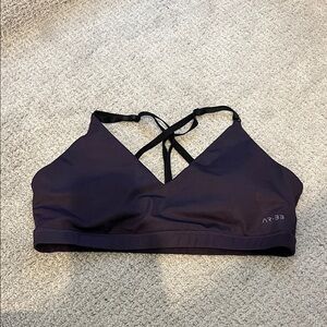 AR-33 Women's Black Sports Bra L